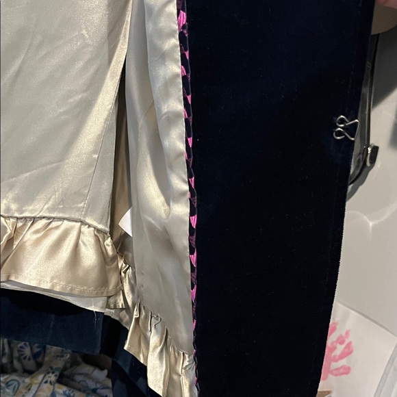 J. Crew Women's Dark Blue Velvet Blazer. Satin and pink inner lining. - Picture 3 of 5